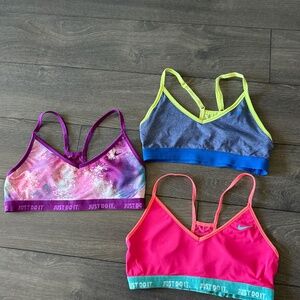 Nike sports bra lot